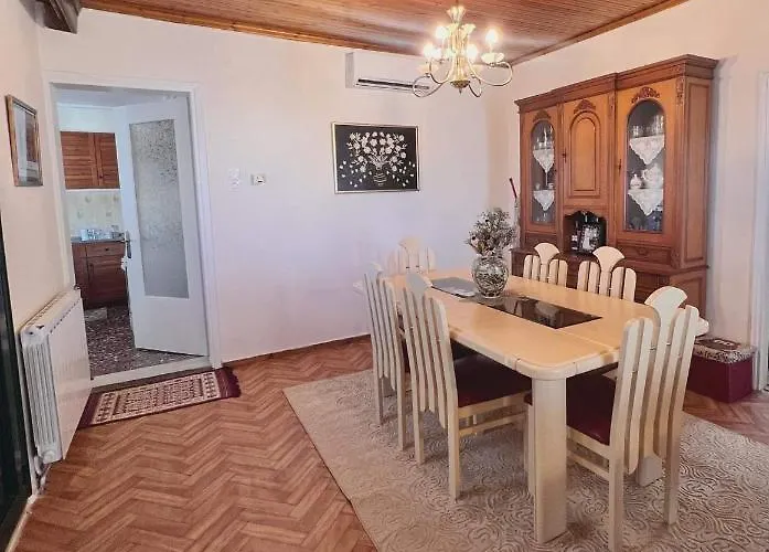Orfanihouse Orfánion